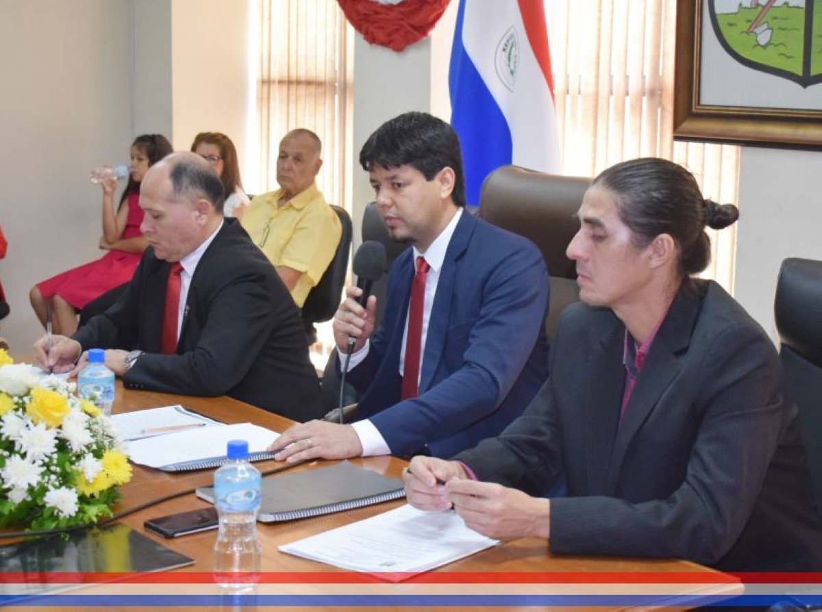 Foto 1 de Asumió la nueva Mesa Directiva, periodo 2023 – 2024: Presidente, concejal Braulio Riquelme; Vicepresidente, concejal David Llano