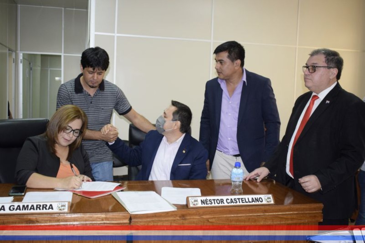 Foto 3 de Adjudican al Consorcio Nuestra Señora de la Candelaria el servicio de recolección de residuos en la ciudad de Capiatá