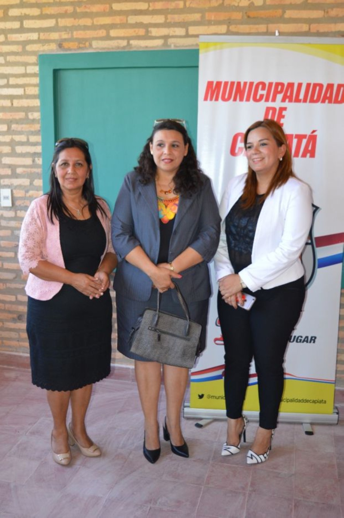 Foto 5 de Concejala Laura Gamarra de Talavera presente en actos inaugurales de nuevas aulas en escuelas