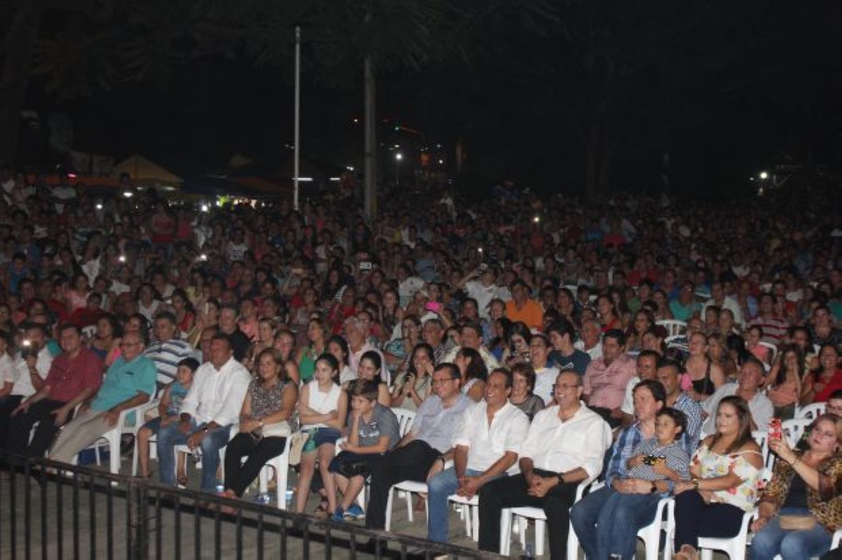 Foto 32 de ¡MAGNIFICA NOCHE CAPIATEÑA!