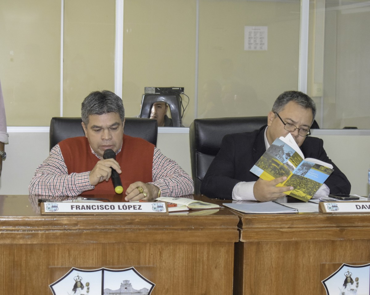 Foto 15 de SESION ORDINARIA DE LA JUNTA MUNICIPAL DE CAPIATA: Notas Recibidas, Nota Remitida y Expedientes Dictaminados