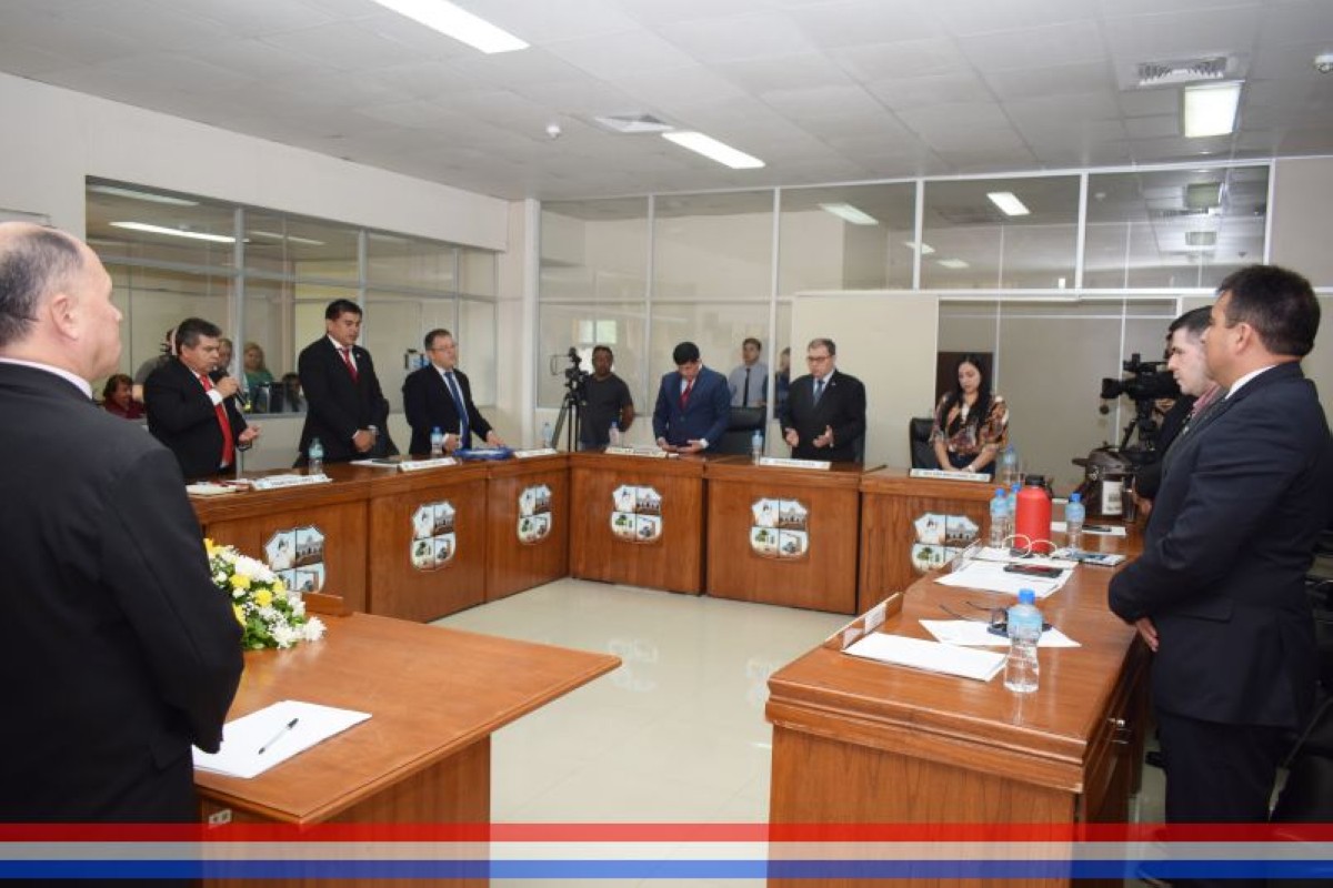 Foto 13 de Asumió la nueva Mesa Directiva, periodo 2023 – 2024: Presidente, concejal Braulio Riquelme; Vicepresidente, concejal David Llano