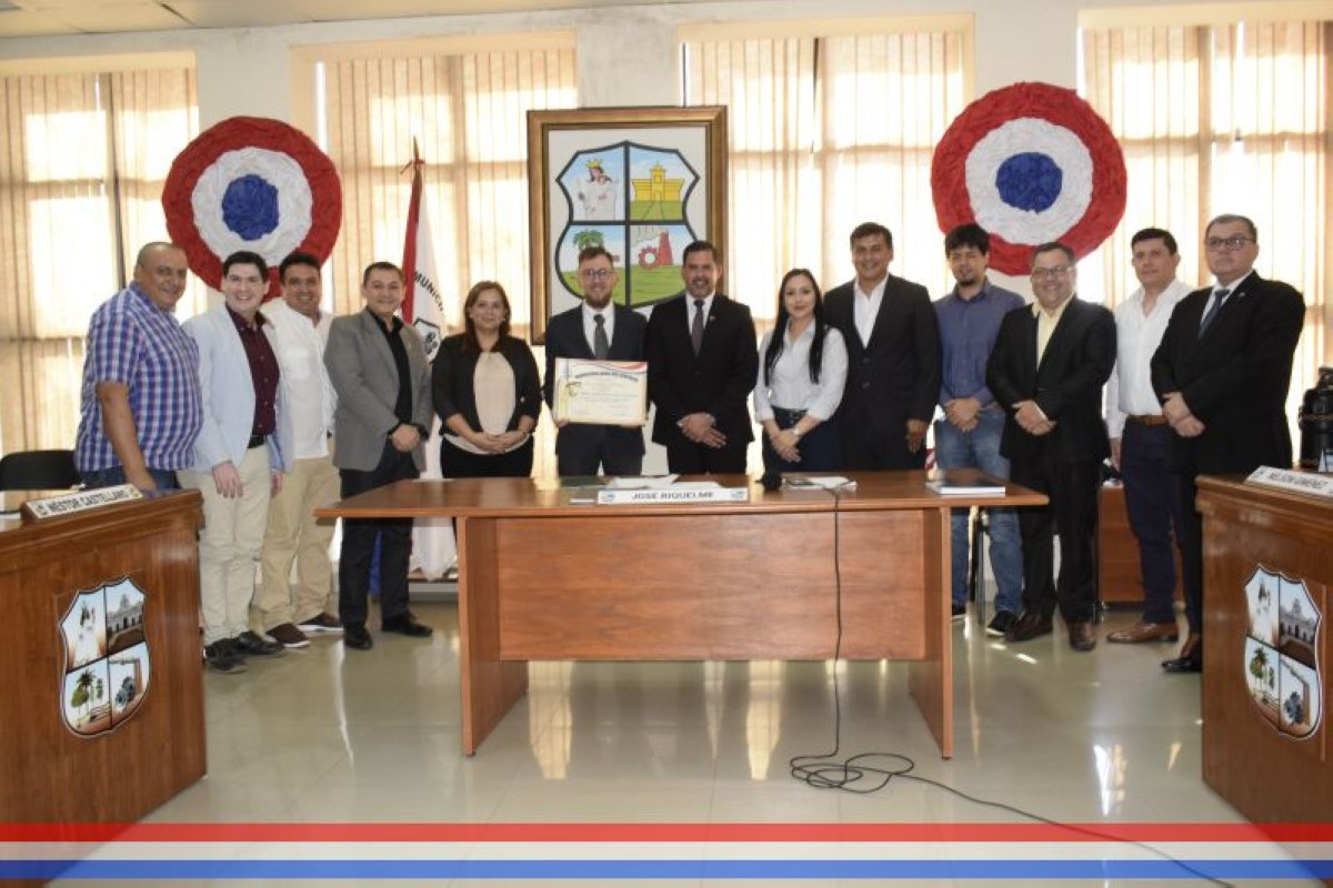 Foto 22 de Entregaron Reconocimiento al Mérito al Prof. Phd. Adolfo Javier Jara Céspedes