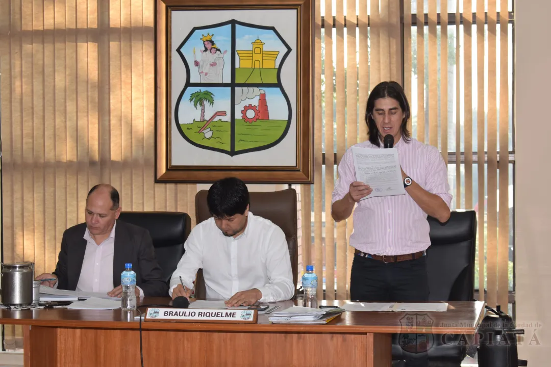 Foto 15 de SESION ORDINARIA DE LA JUNTA MUNICIPAL DE CAPIATA: Notas Recibidas y Expedientes Dictaminados
