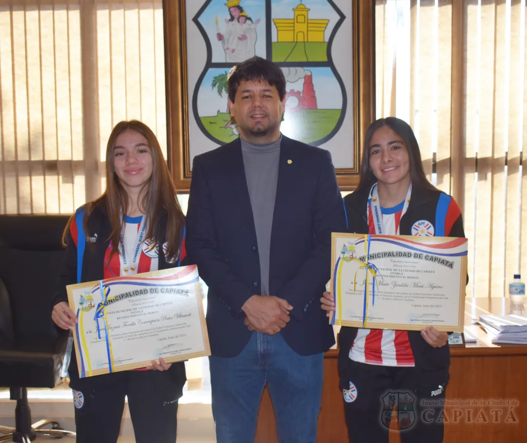 Foto 7 de Reconocimiento a las integrantes capiateñas de la Selección Paraguaya de Fútbol Femenino Sub 17, consagradas como campeonas sudamericanas