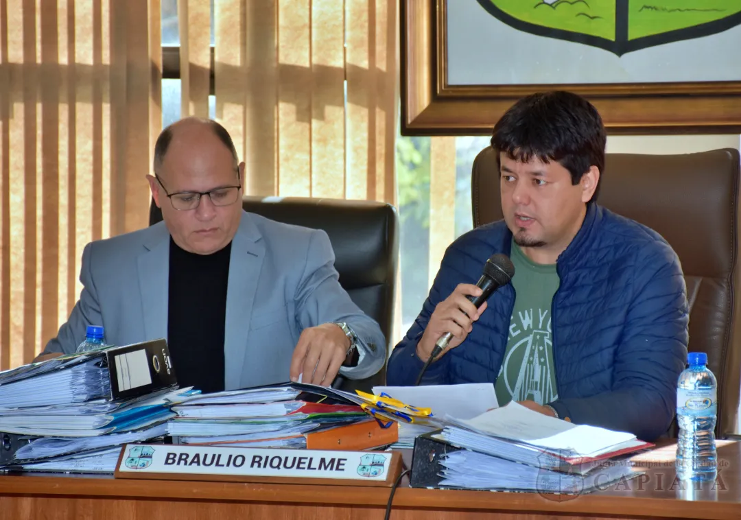 Foto 11 de SESION ORDINARIA DE LA JUNTA MUNICIPAL DE CAPIATA: Notas Recibidas y Expedientes Dictaminados