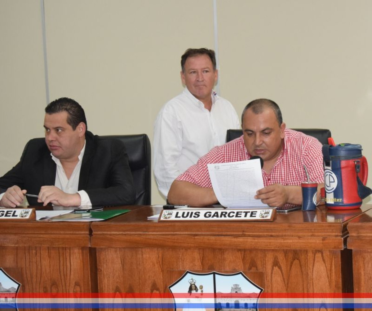 Foto 6 de SESION ORDINARIA DE LA JUNTA MUNICIPAL DE CAPIATA: Notas Recibidas y Expedientes Dictaminados