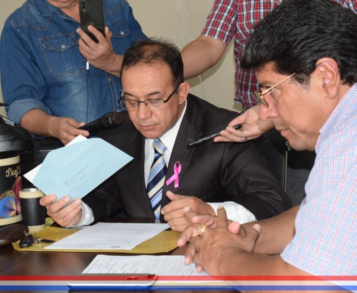 Foto 7 de SESION ORDINARIA DE LA JUNTA MUNICIPAL DE CAPIATA: Notas Recibidas, Nota Remitida y Expedientes Dictaminados