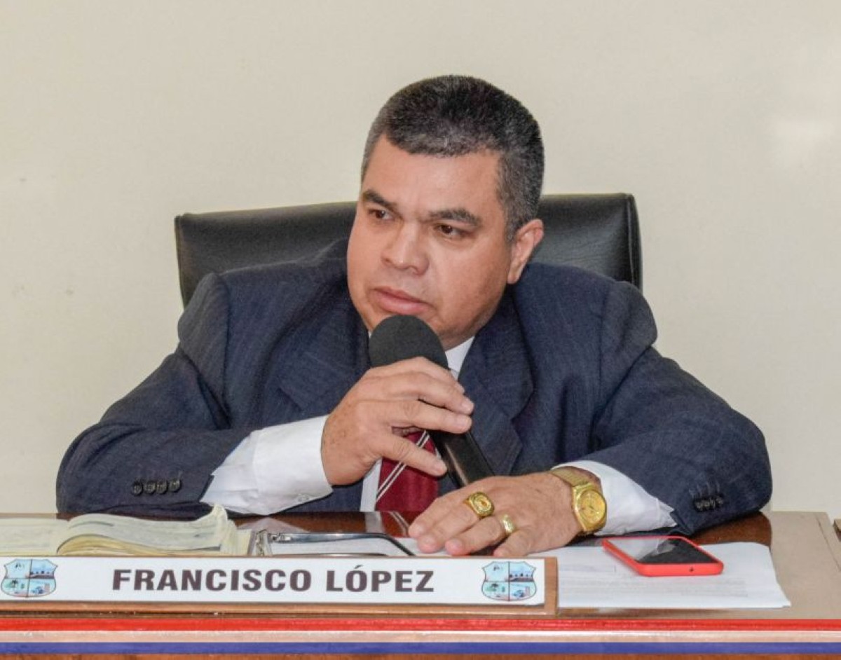 Foto 1 de Encomiendan al Ejecutivo Municipal señalizar con franjas peatonales calles aledañas a instituciones educativas