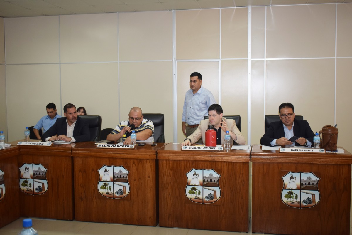 Foto 4 de SESION ORDINARIA DE LA JUNTA MUNICIPAL DE CAPIATA: Notas Recibidas, Nota Remitida y Expedientes Dictaminados