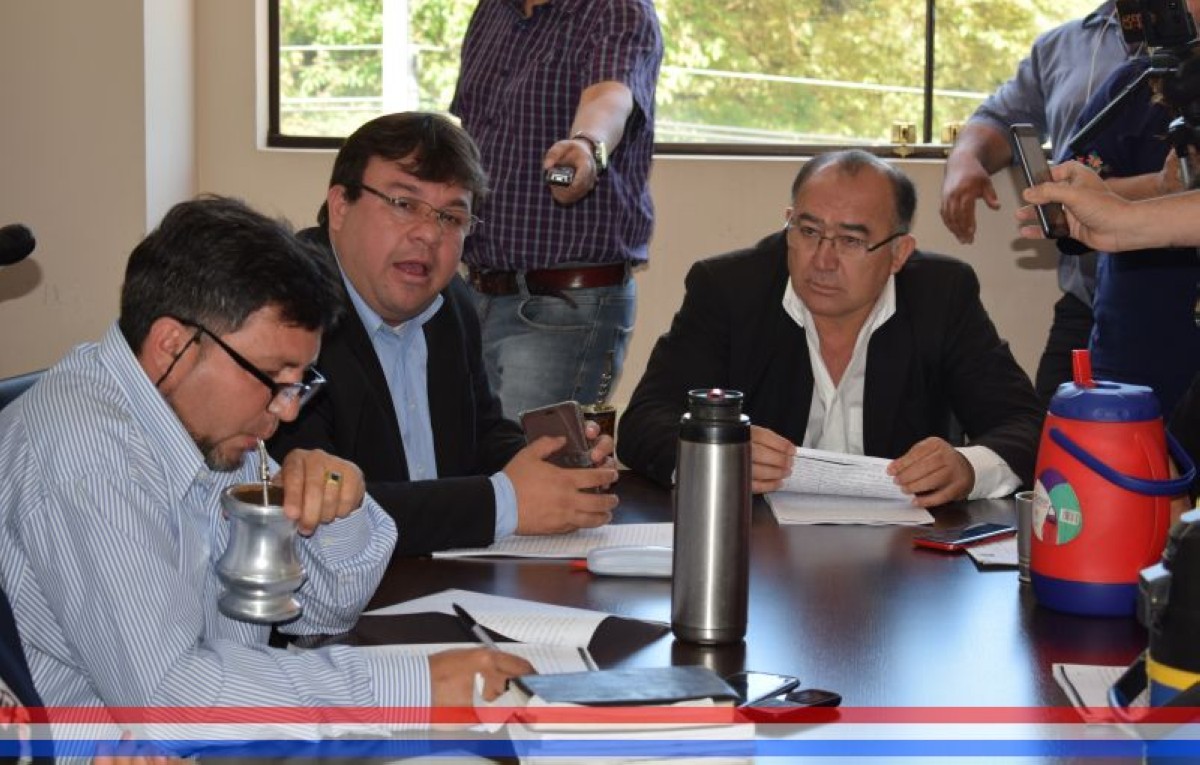 Foto 10 de SESION ORDINARIA DE LA JUNTA MUNICIPAL DE CAPIATA Expedientes Dictaminados y Notas Recibidas