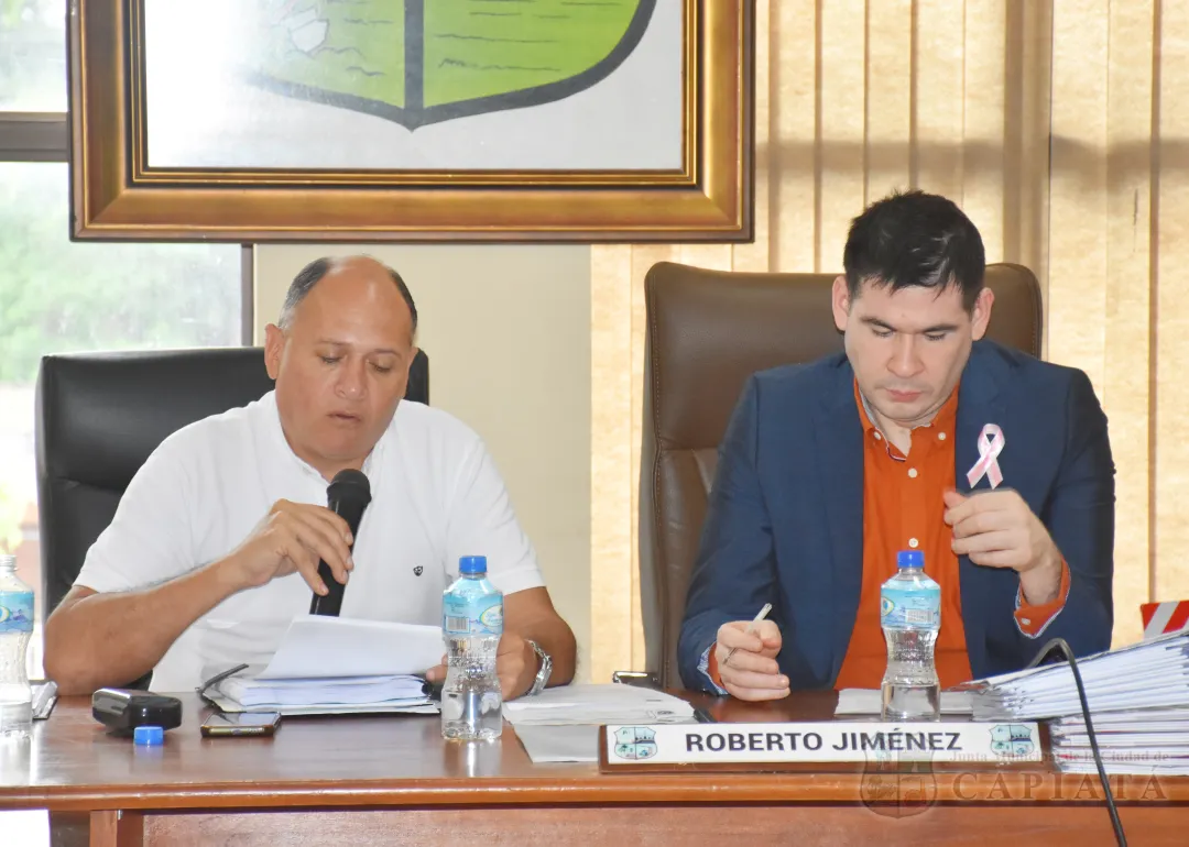 Foto 10 de SESION ORDINARIA DE LA JUNTA MUNICIPAL DE CAPIATA: Notas Recibidas y Expedientes Dictaminados