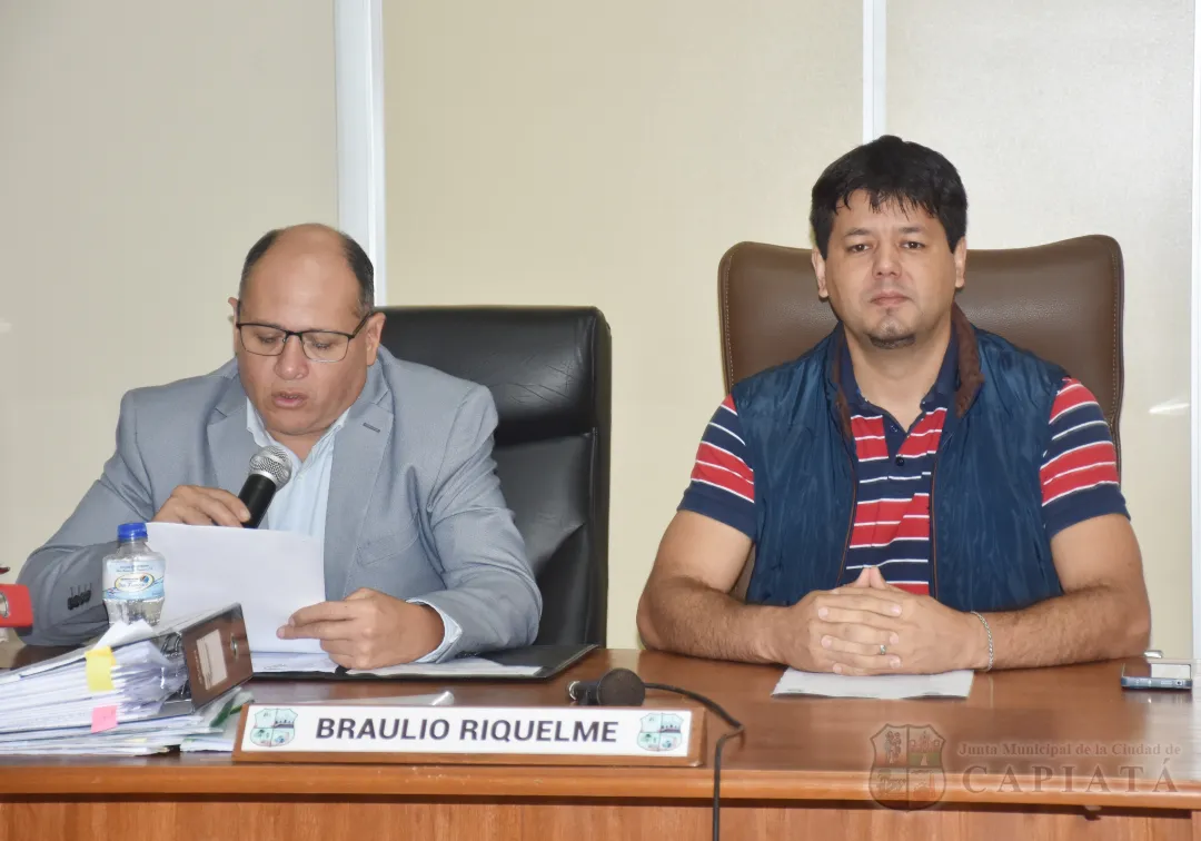 Foto 15 de SESION ORDINARIA DE LA JUNTA MUNICIPAL DE CAPIATA: Notas Recibidas y Expedientes Dictaminados