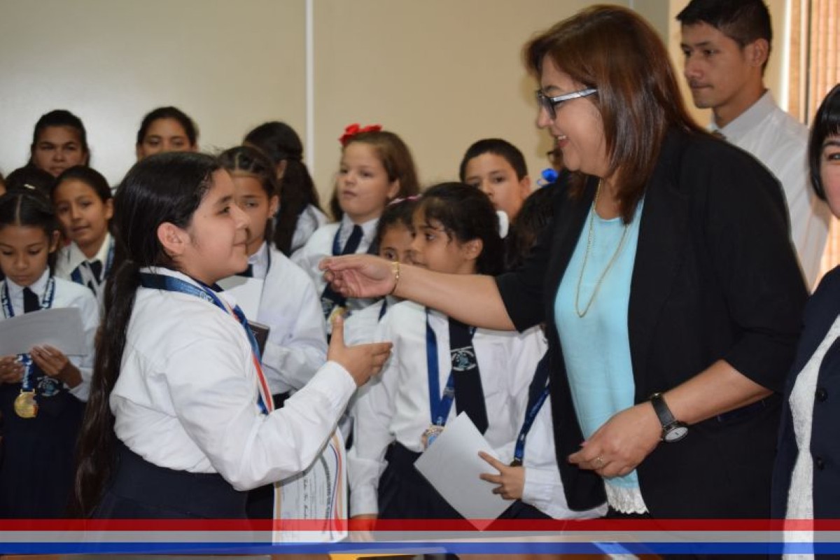 Foto 30 de Reconocimiento a la Esc. Bás. Nº 81 y Col. Nac. "Ma. Auxiliadora"