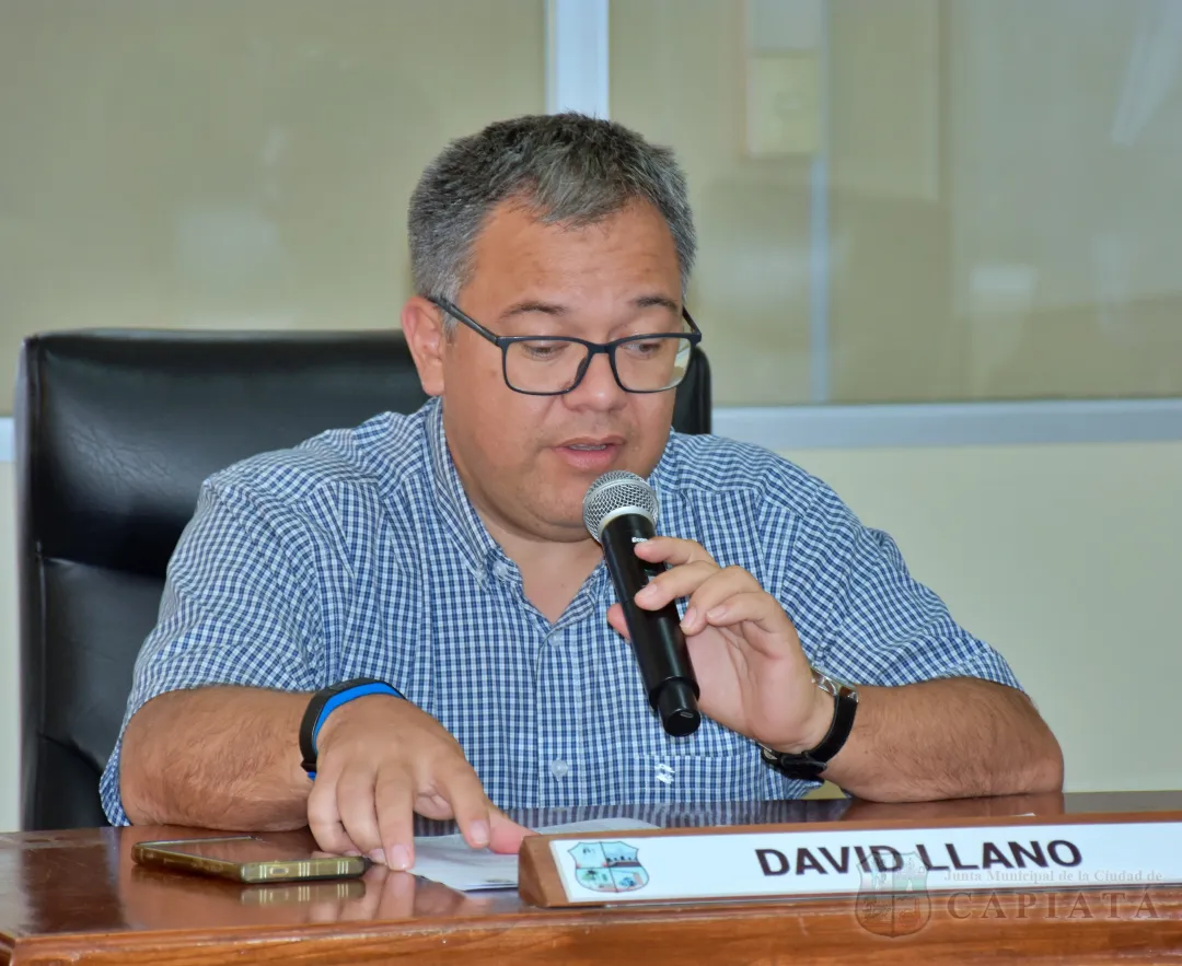 Foto 9 de SESION ORDINARIA DE LA JUNTA MUNICIPAL DE CAPIATA: Notas Recibidas y Expedientes Dictaminados