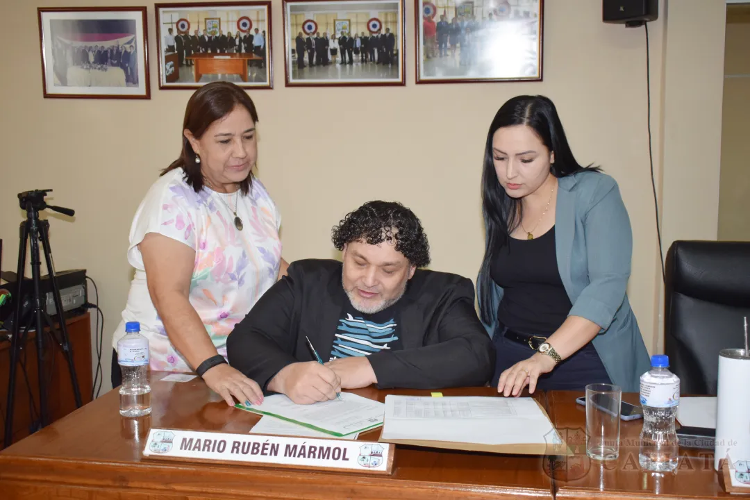 Foto 2 de Autorizan adenda al convenio entre la Municipalidad de Capiatá y PETROPAR para provisión de combustible para uso institucional