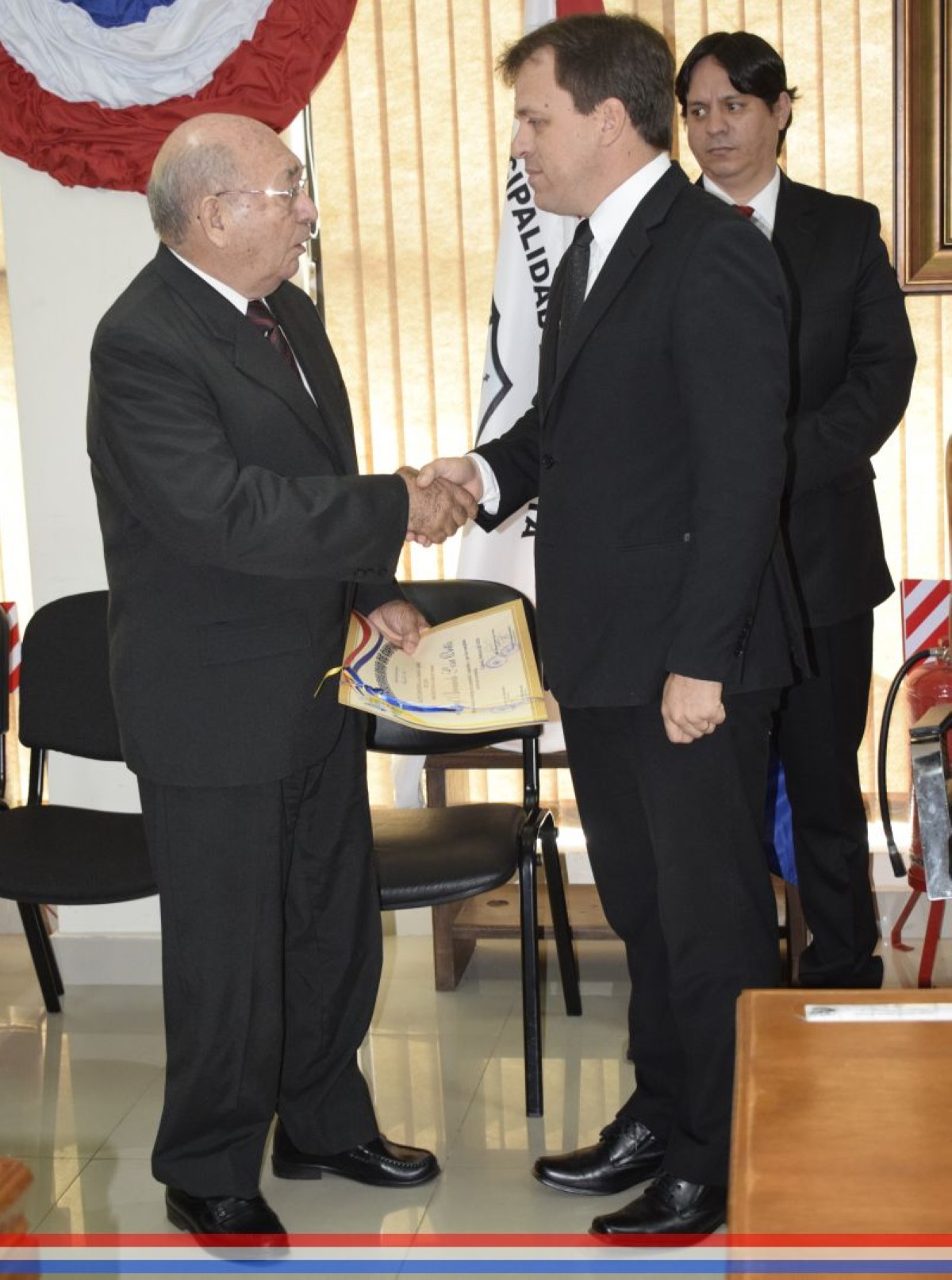 Foto 26 de Acto de entrega de reconocimiento como "Hijo Dilecto de la ciudad de Capiatá" al Prof. Bernardo Sosa Ortiz