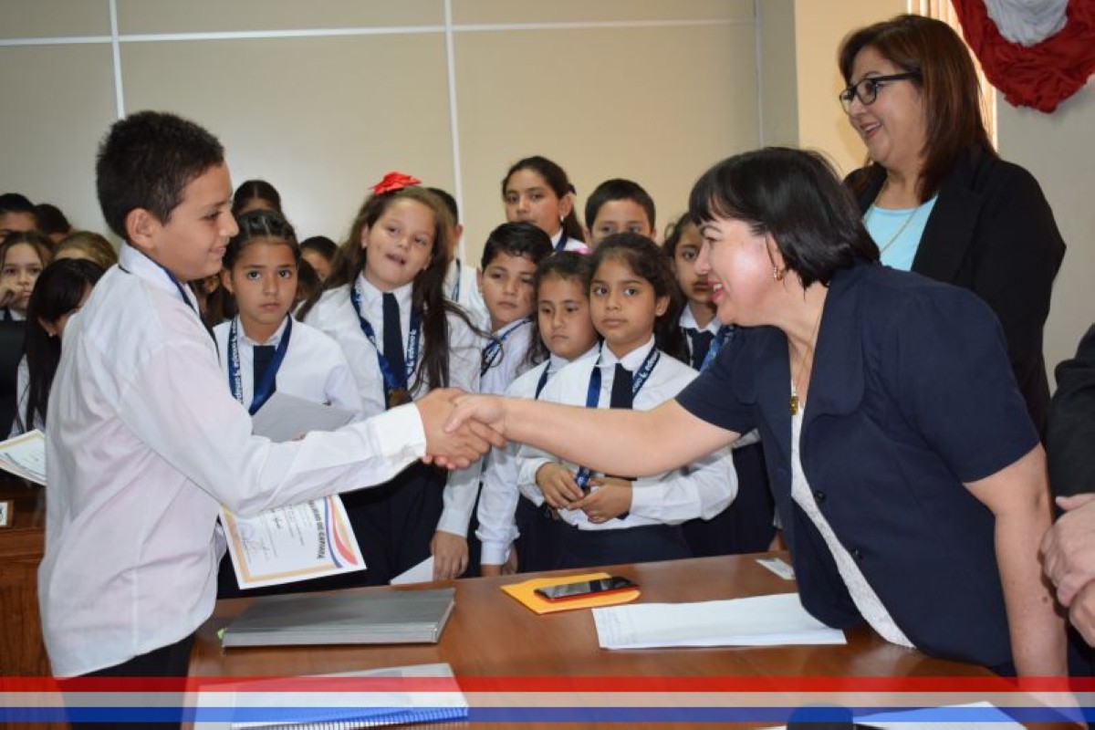 Foto 41 de Reconocimiento a la Esc. Bás. Nº 81 y Col. Nac. "Ma. Auxiliadora"