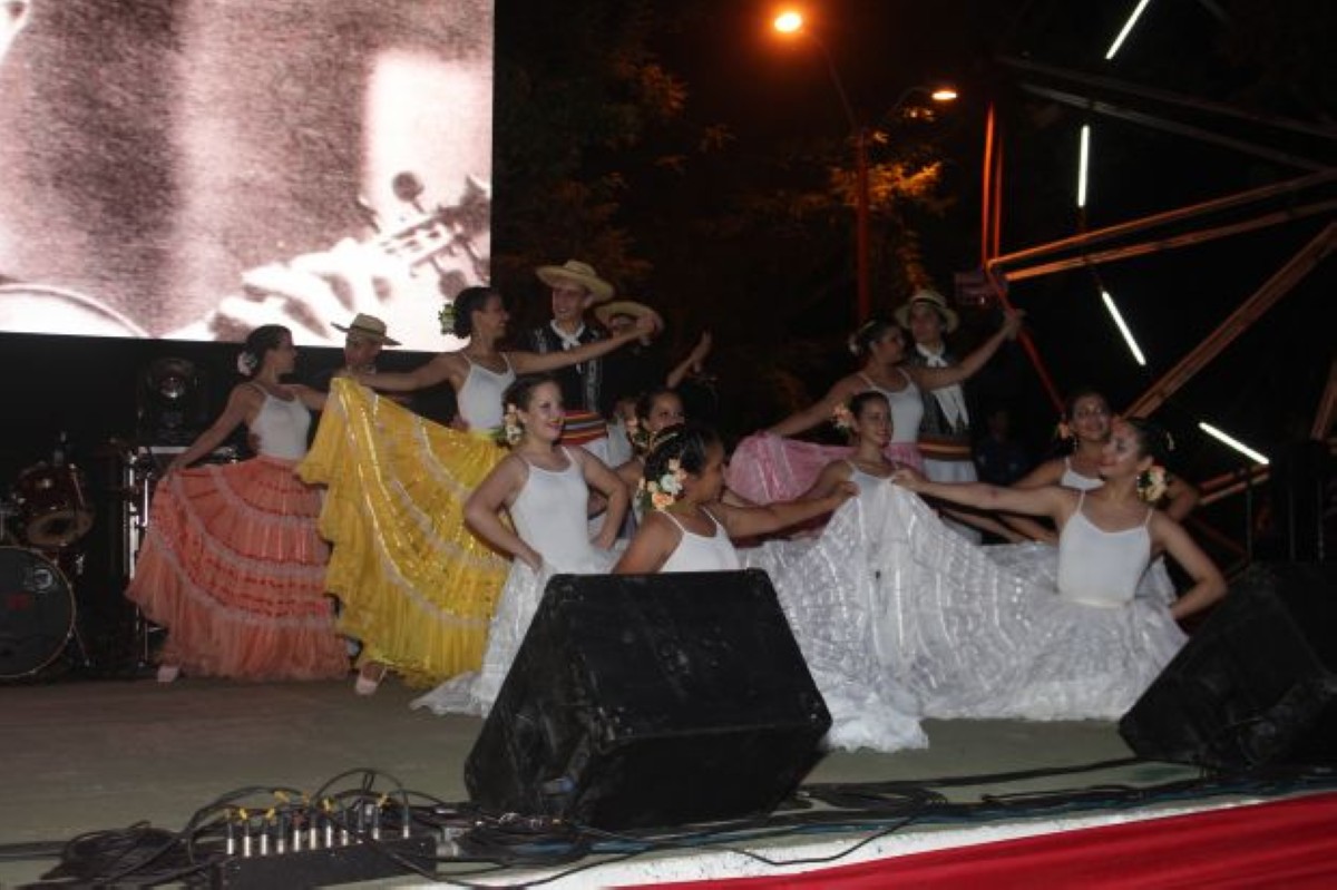 Foto 7 de ¡MAGNIFICA NOCHE CAPIATEÑA!
