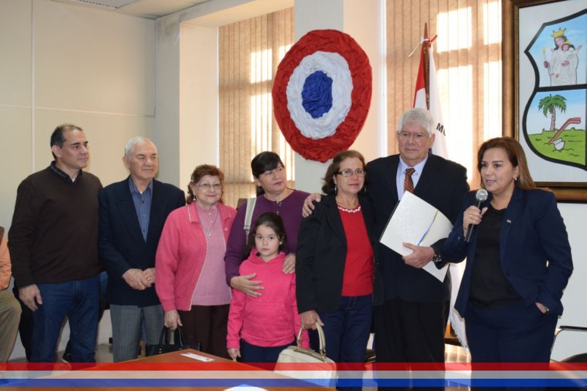 Foto 17 de Reconocimiento a Don Julián Valdez y a Don Celso Grance