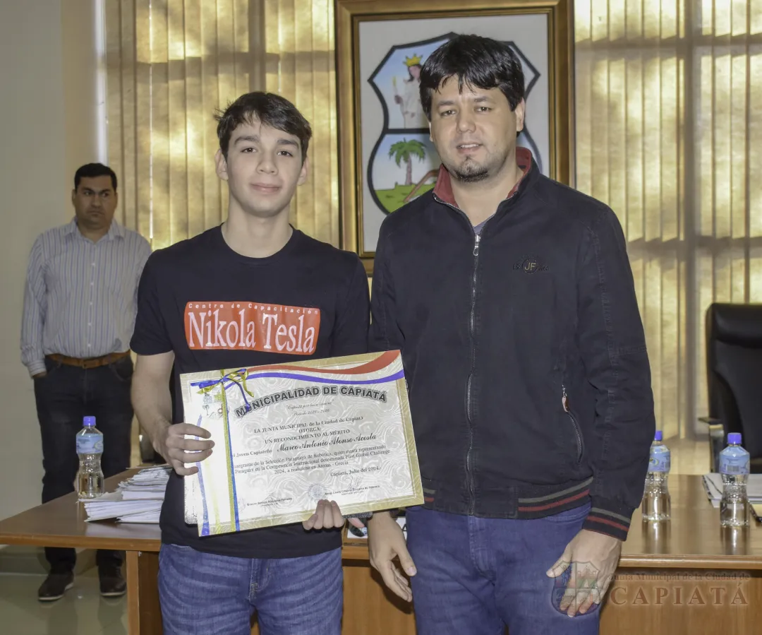 Foto 21 de Reconocimiento al Mérito a jóvenes capiateños que integran la Selección Paraguaya de Robótica