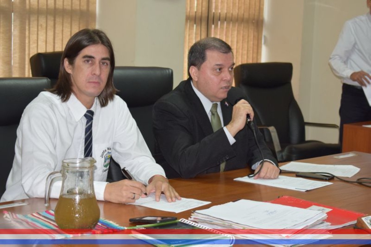 Foto 14 de Modifican el Art. 17 de la Ordenanza "Por la que se reglamenta la construcción y uso de veredas dentro del distrito de Capiatá"