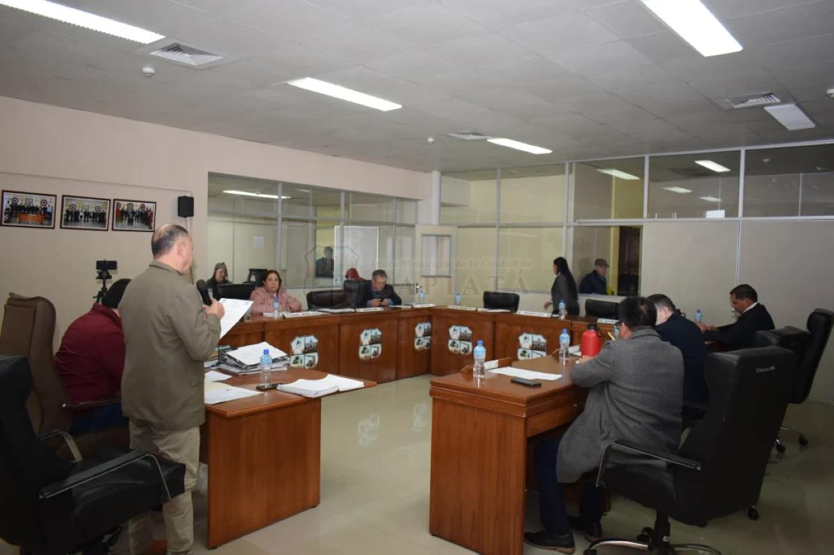 Foto 10 de SESION ORDINARIA DE LA JUNTA MUNICIPAL DE CAPIATA: Notas Recibidas y Expedientes Dictaminados