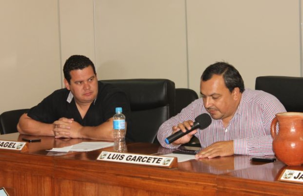 Foto 5 de SESION ORDINARIA DE LA JUNTA MUNICIPAL DE CAPIATA: Notas Recibidas y Expedientes Dictaminados