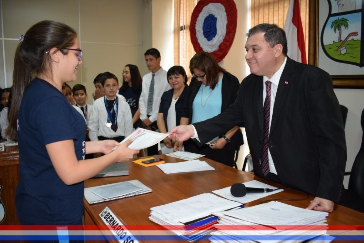 Foto 58 de Reconocimiento a la Esc. Bás. Nº 81 y Col. Nac. "Ma. Auxiliadora"