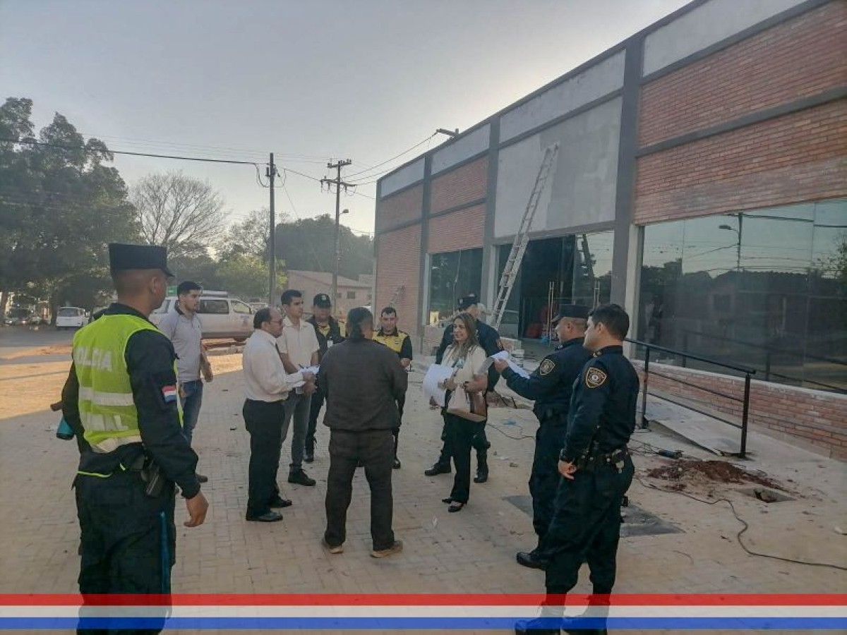 Foto 5 de Concejal Denis expresó sus felicitaciones al Juzgado de Faltas por hacer cumplir las leyes y proceder al paro de obras en empresa infractora