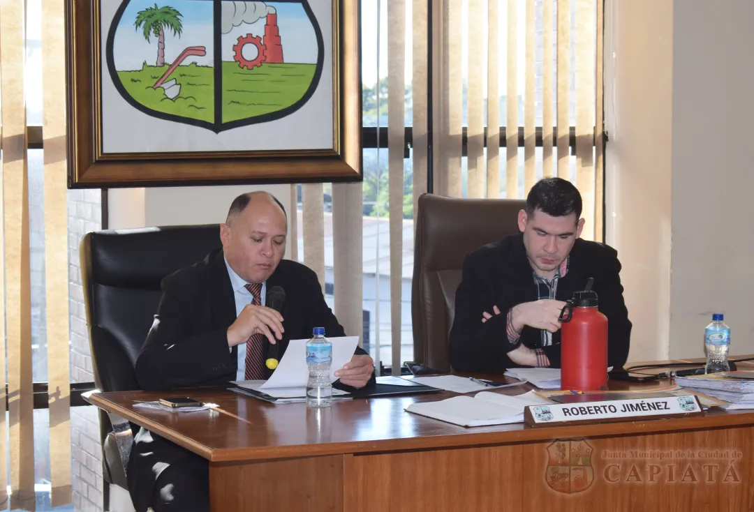 Foto 7 de SESION ORDINARIA DE LA JUNTA MUNICIPAL DE CAPIATA: Notas Recibidas y Expedientes Dictaminados