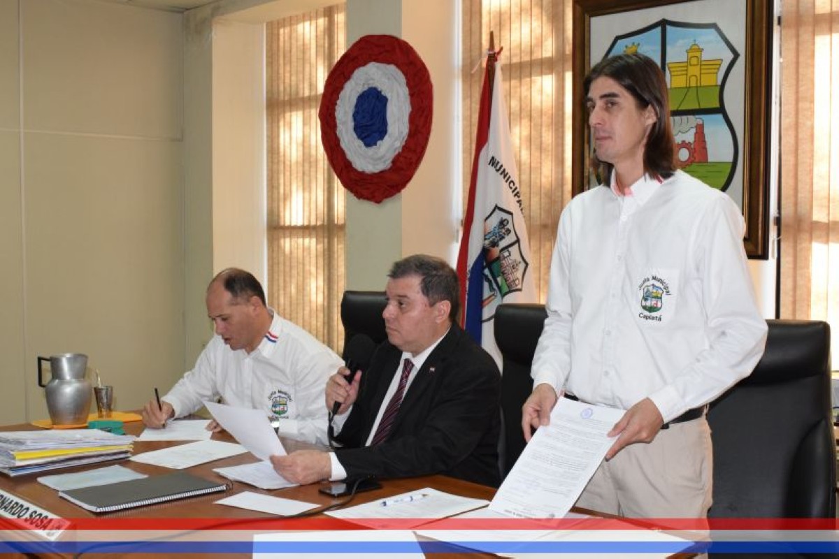 Foto 7 de SESION EXTRAORDINARIA DE LA JUNTA MUNICIPAL DE CAPIATA: Notas Recibidas, Nota Remitida y Expedientes Dictaminados
