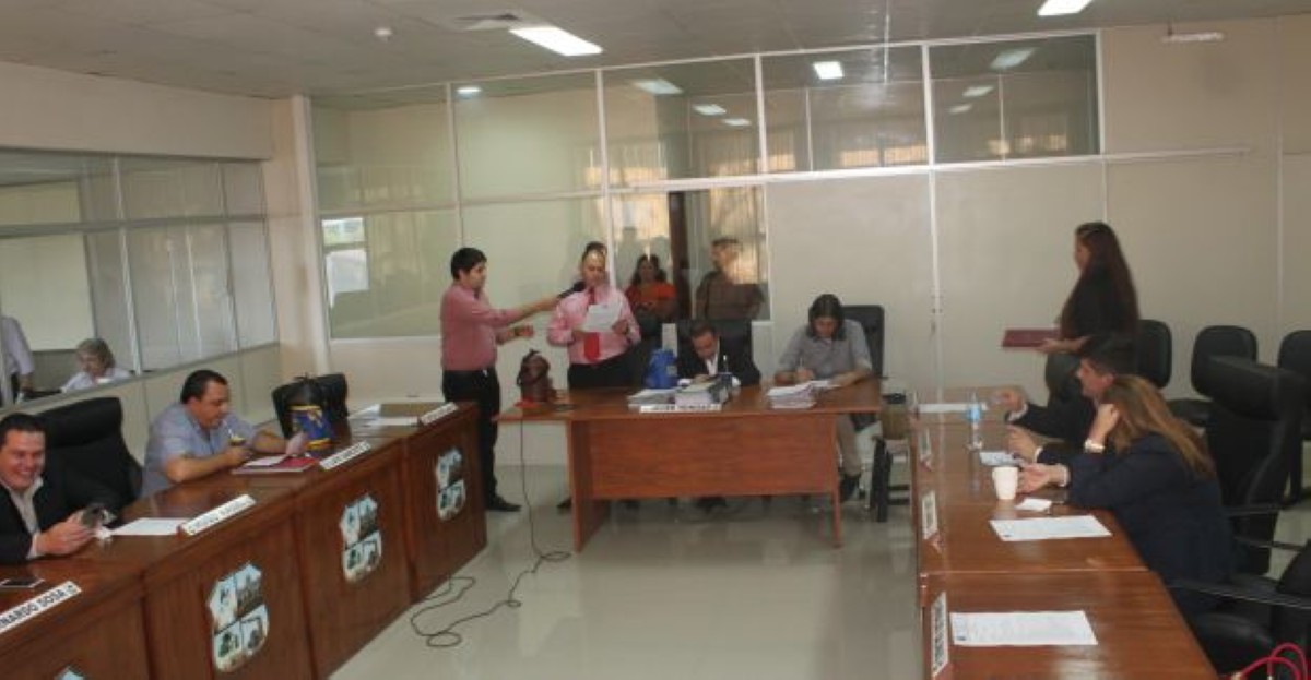 Foto 4 de SESION ORDINARIA DE LA JUNTA MUNICIPAL DE CAPIATA: Notas Recibidas y Expedientes Dictaminados