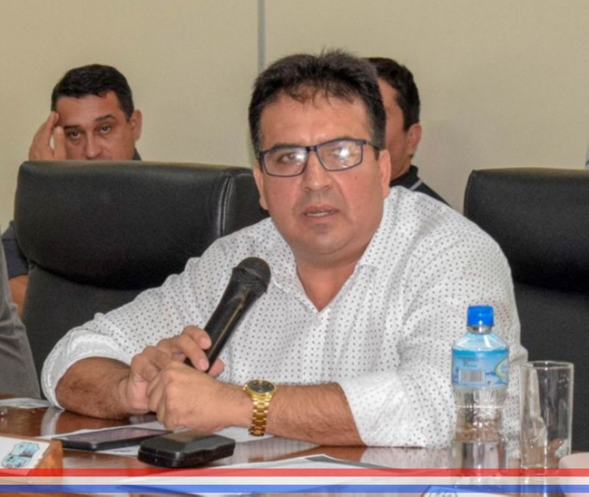 Foto 1 de Buscan soluciones para problemática de inundaciones en barrio Cicomar como consecuencia de empedrado presuntamente mal construido