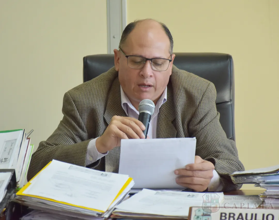 Foto 12 de SESION ORDINARIA DE LA JUNTA MUNICIPAL DE CAPIATA: Notas Recibidas y Expedientes Dictaminados