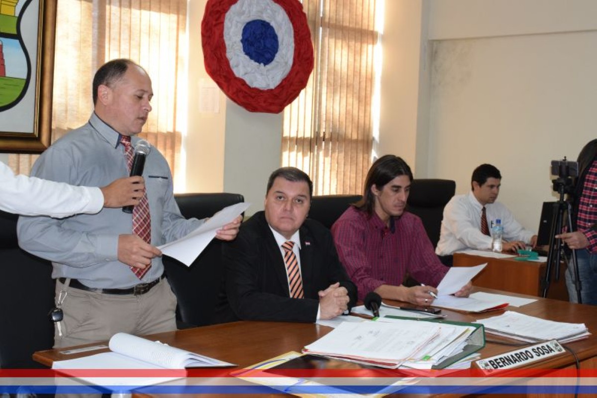 Foto 4 de Reconocimiento a Don Julián Valdez y a Don Celso Grance