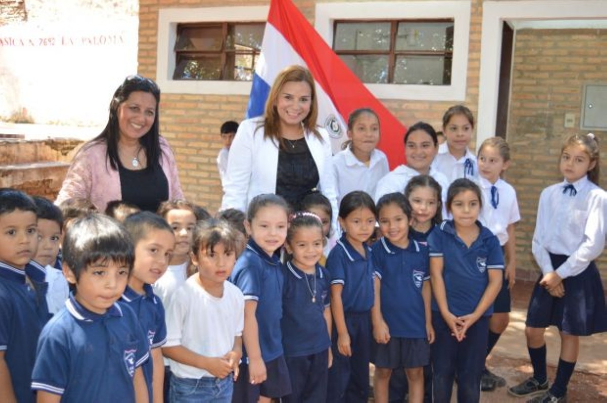 Foto 9 de Concejala Laura Gamarra de Talavera presente en actos inaugurales de nuevas aulas en escuelas