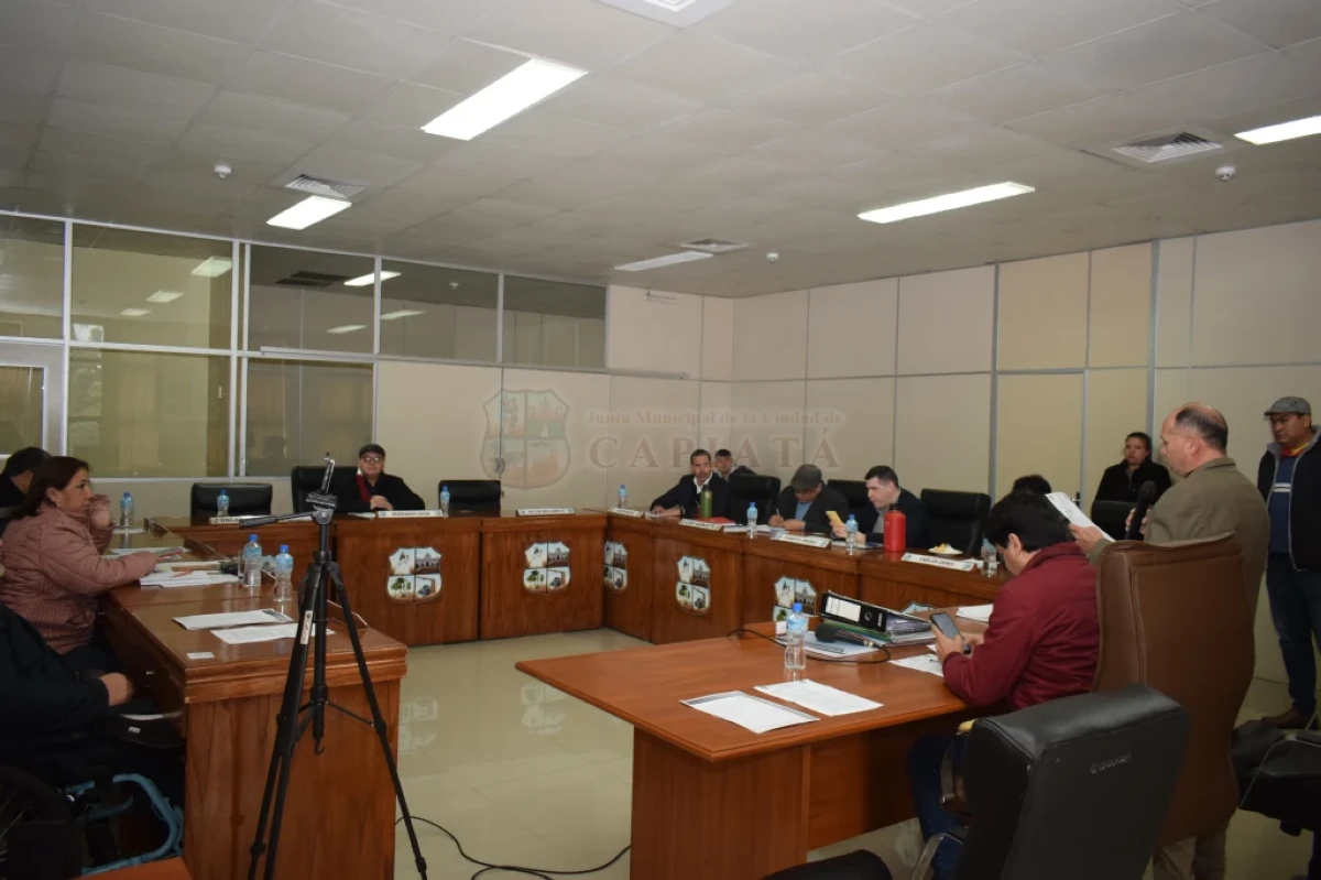 Foto 9 de SESION ORDINARIA DE LA JUNTA MUNICIPAL DE CAPIATA: Notas Recibidas y Expedientes Dictaminados