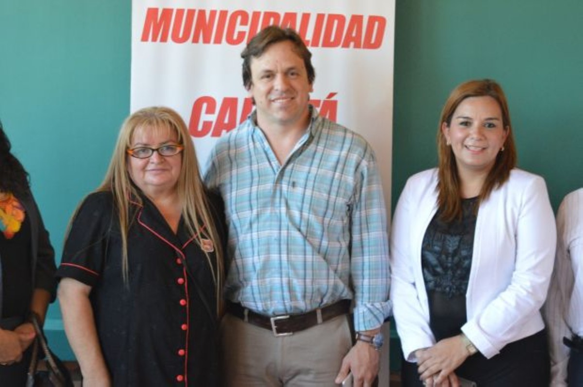 Foto 6 de Concejala Laura Gamarra de Talavera presente en actos inaugurales de nuevas aulas en escuelas