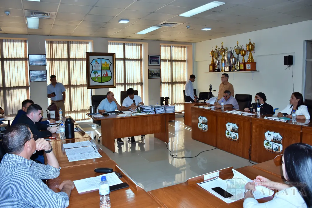 Foto 12 de SESION ORDINARIA DE LA JUNTA MUNICIPAL DE CAPIATA: Notas Recibidas y Expedientes Dictaminados