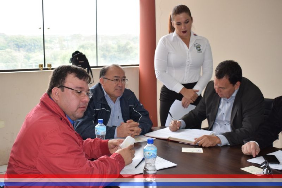 Foto 5 de SESION ORDINARIA DE LA JUNTA MUNICIPAL DE CAPIATA: Notas Recibidas, Nota Remitida y Expedientes Dictaminados