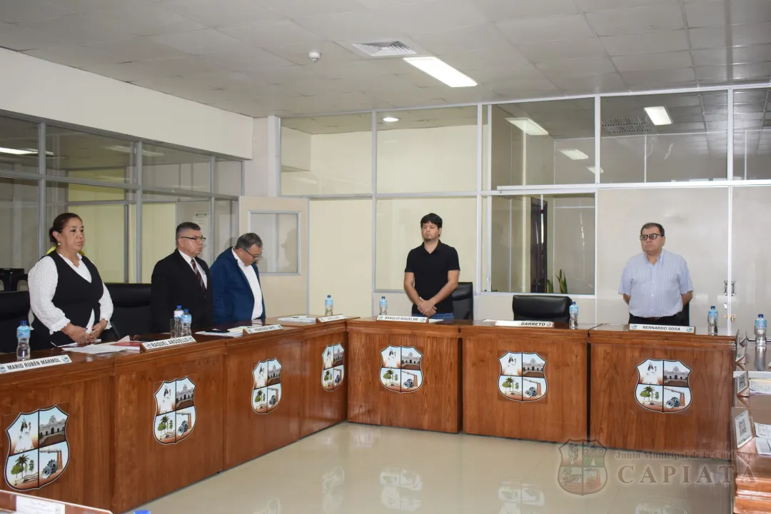 Foto 14 de SESION ORDINARIA DE LA JUNTA MUNICIPAL DE CAPIATA: Notas Recibidas y Expedientes Dictaminados