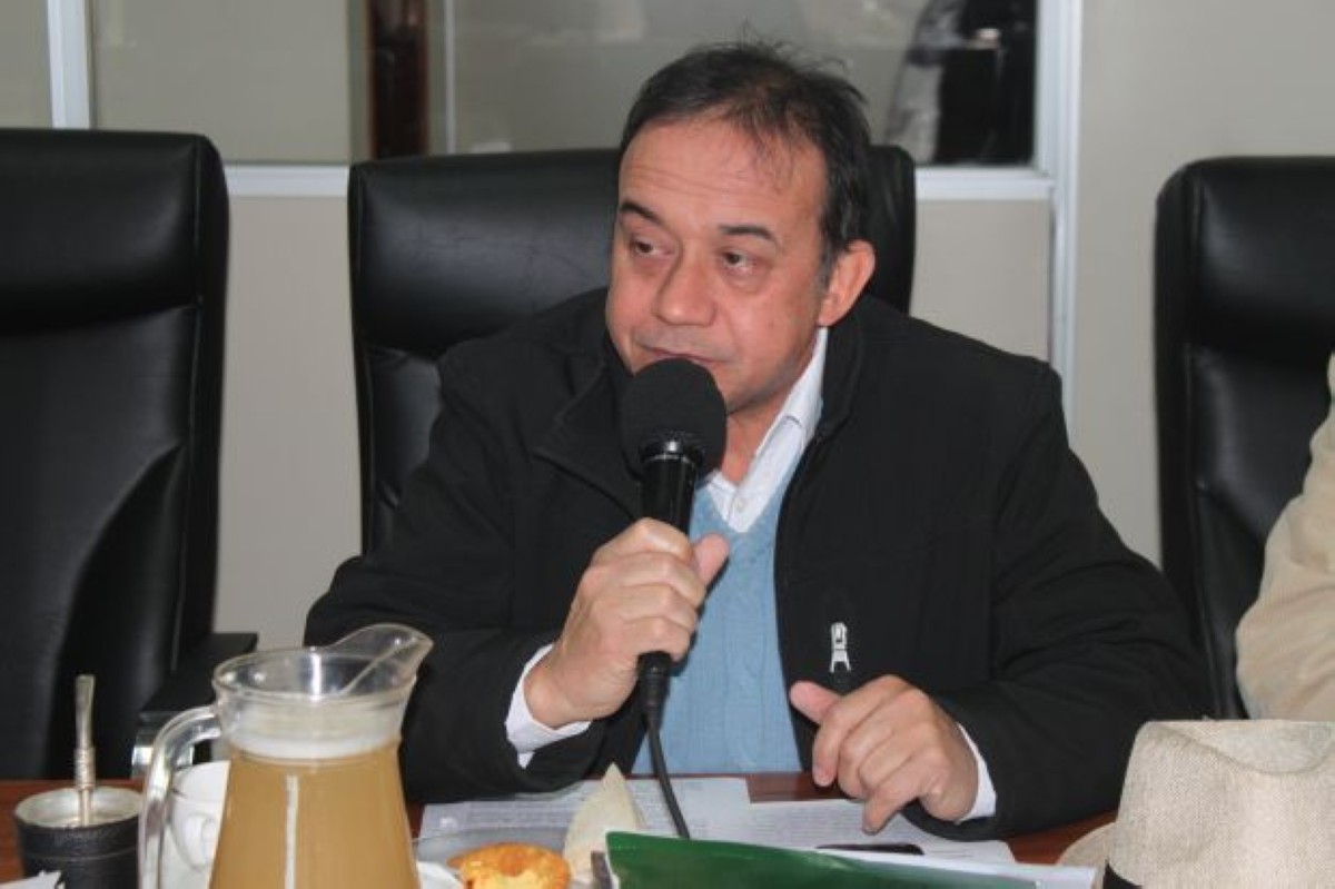 Foto 1 de Pobladoras de la Cía. 2ª Costa Salinas respaldan a la jefa del Puesto de Salud de la zona y a sus profesionales de blanco