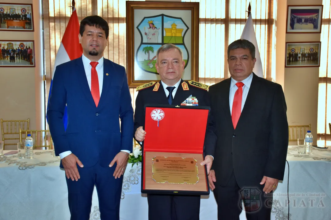 Foto 30 de Acto de reconocimiento como “Ciudadano Ilustre de Capiatá” al Comandante de la Policía Nacional, Crio. Gral. César Silguero Lobos