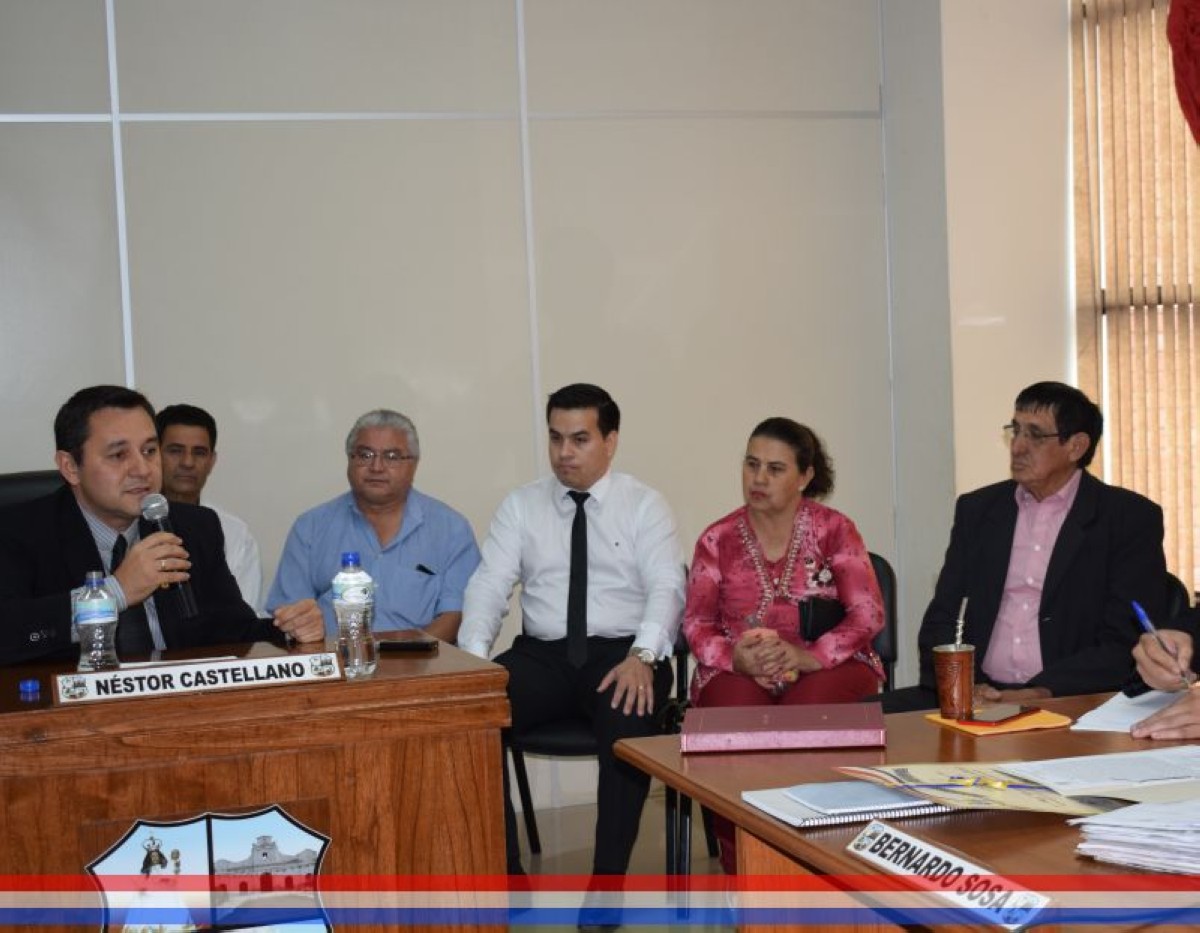 Foto 5 de Entrega de reconocimiento al Prof. Carlos Eusebio Díaz Alvarez
