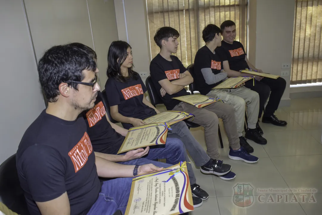 Foto 16 de Reconocimiento al Mérito a jóvenes capiateños que integran la Selección Paraguaya de Robótica