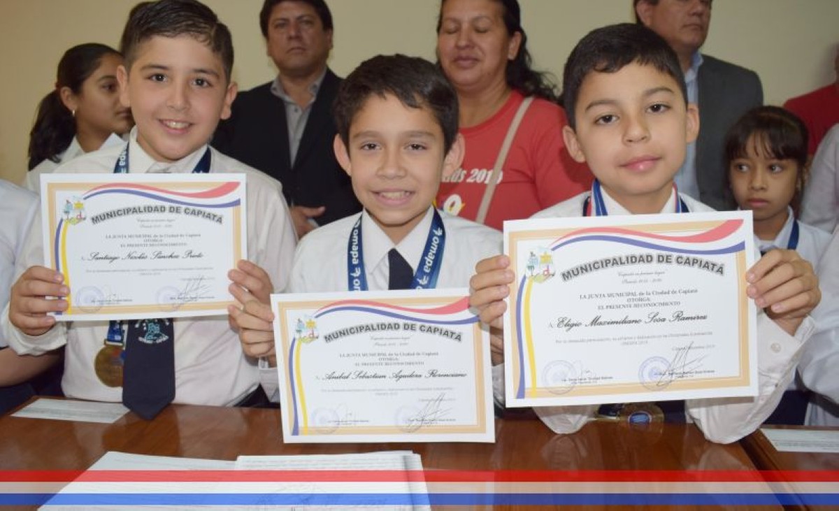 Foto 66 de Reconocimiento a la Esc. Bás. Nº 81 y Col. Nac. "Ma. Auxiliadora"