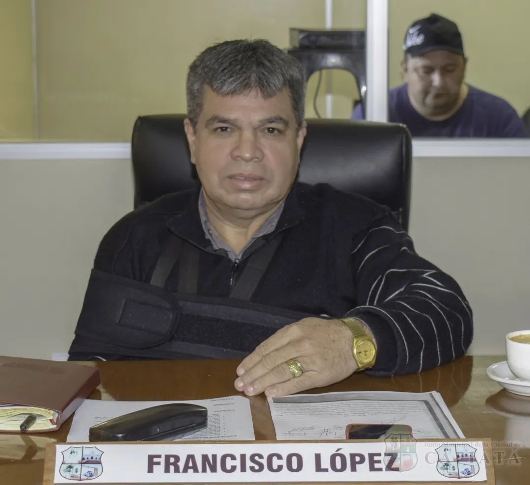 Foto 3 de SESION ORDINARIA DE LA JUNTA MUNICIPAL DE CAPIATA: Notas Recibidas y Expedientes Dictaminados