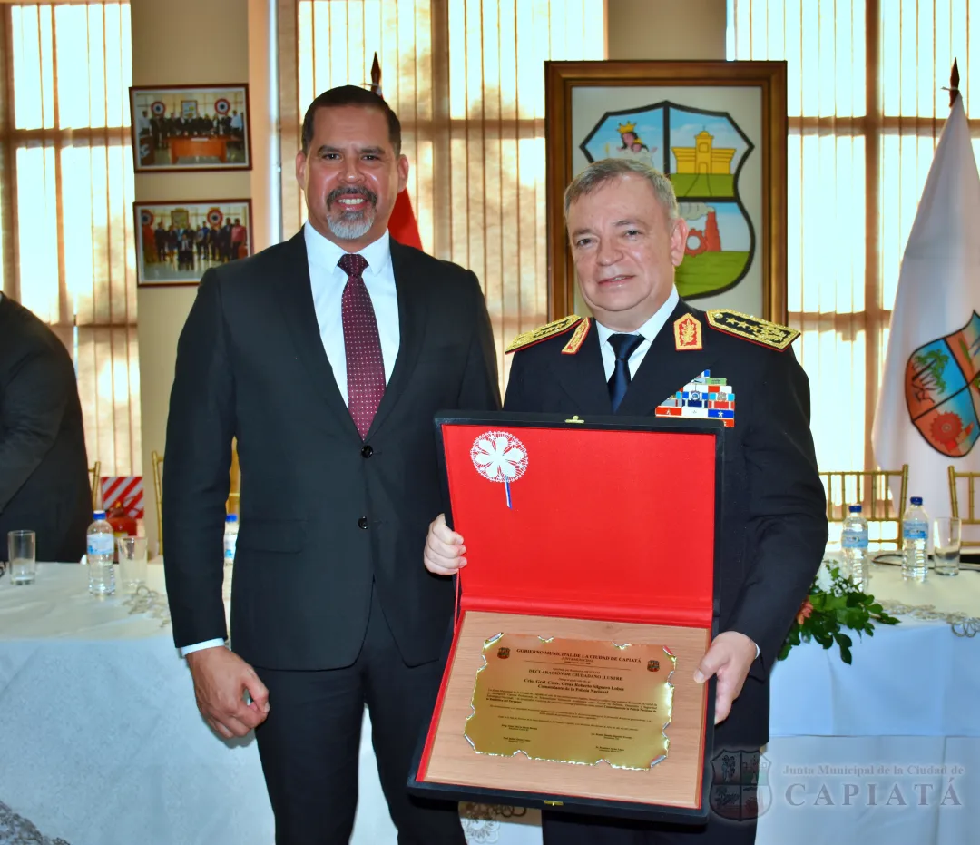 Foto 20 de Acto de reconocimiento como “Ciudadano Ilustre de Capiatá” al Comandante de la Policía Nacional, Crio. Gral. César Silguero Lobos
