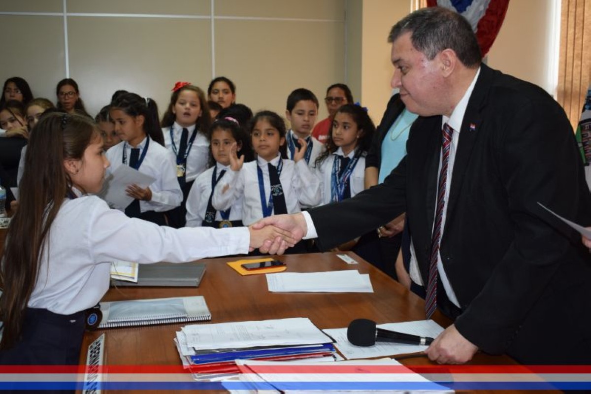 Foto 39 de Reconocimiento a la Esc. Bás. Nº 81 y Col. Nac. "Ma. Auxiliadora"